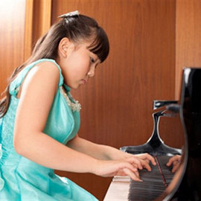 Aimi Kobayashi